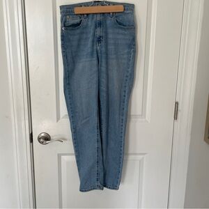 BDG Cropped high rise girlfriend jeans!